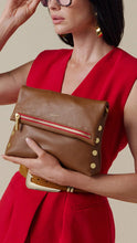 Load image into Gallery viewer, VIP Med- Mahogany Pebble