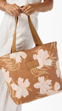 Load image into Gallery viewer, Adrift Lg Quilted Tote