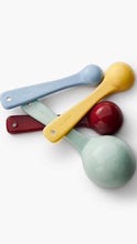 Load image into Gallery viewer, Floral Measuring Spoons
