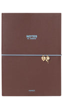 Load image into Gallery viewer, A brown hardcover notebook with a blue elastic closure band and gold heart-shaped charms, featuring the text 'NOTES de nature' and 'PAPIER' on the cover.
